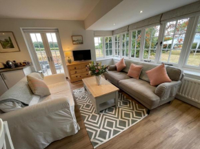 Garden flat near Goodwood with stunning views